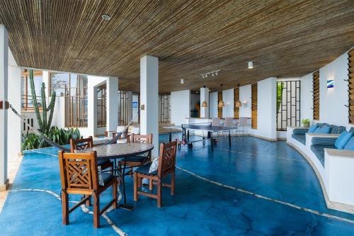 Casa Ohana - 5 BR Ocean Front Home in Playa Negra, CRC in Los Pargos Casa Ohana - 5 BR Ocean Front Home in Playa Negra, CRC in Los Pargos