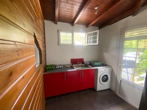 кухня, Appartement moderne à Desbonnes – climatisation (Appartement moderne a Desbonnes – climatisation) in Desbonnes кухня, Appartement moderne à Desbonnes – climatisation (Appartement moderne a Desbonnes – climatisation) in Desbonnes