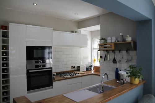 Coastland Retreat in Central Coastland Retreat in Central