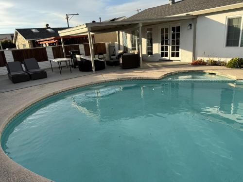 Facilities, Entire home, Pool, Free Parking, WiFi, Family Neighborhood! in Grantville Facilities, Entire home, Pool, Free Parking, WiFi, Family Neighborhood! in Grantville
