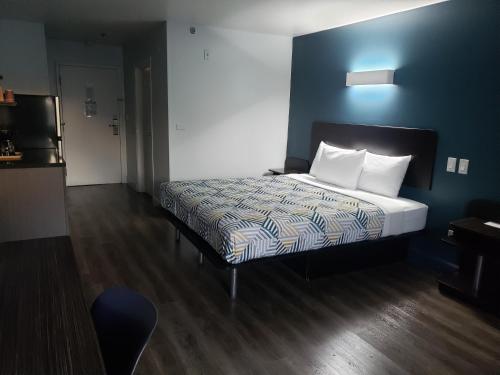 Studio 6 Suites Hesperia, CA – West Main Street – I-15 in Hesperia Studio 6 Suites Hesperia, CA – West Main Street – I-15 in Hesperia