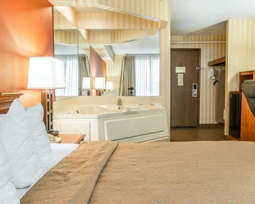 Zimmeransicht, Quality Inn Gaylord in Gaylord (MI) Zimmeransicht, Quality Inn Gaylord in Gaylord (MI)