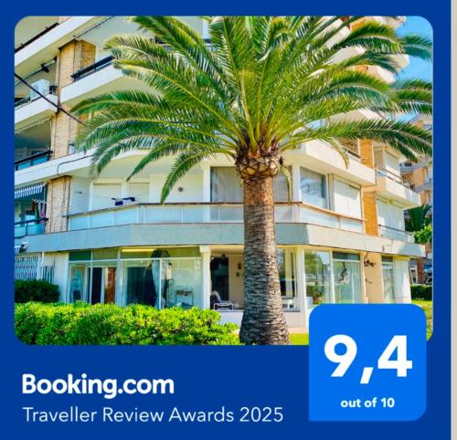 Piso delante de la playa La Pineda con 2 habitaciones