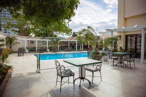 Μπυραρία/Σαλόνι, Courtleigh Hotel and Suites in Kingston Μπυραρία/Σαλόνι, Courtleigh Hotel and Suites in Kingston