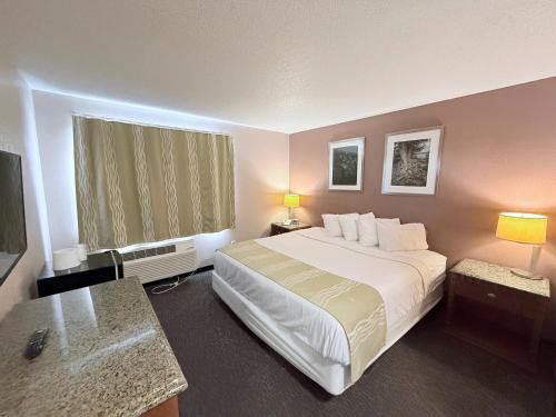 Bison Inn & Suites University Dr in Fargo (ND) Bison Inn & Suites University Dr in Fargo (ND)