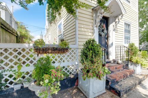 1 Mi to Old Town Historic Area Gem in Alexandria near Alexandria Archaeology Museum 1 Mi to Old Town Historic Area Gem in Alexandria near Alexandria Archaeology Museum