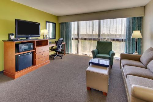 Heritage Inn Suites Houston/Sugar Land, Trademark by Wyndham in Sugarland Heritage Inn Suites Houston/Sugar Land, Trademark by Wyndham in Sugarland