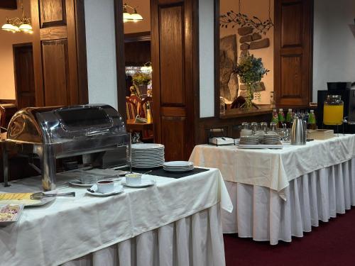 Makanan dan Minuman, Zamocka koruna u Hoffera in Nitra Makanan dan Minuman, Zamocka koruna u Hoffera in Nitra