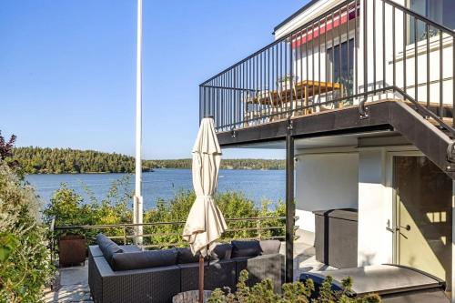 발코니/테라스, Magic Luxury Villa, close to Stockholm in 하게르스텐 - 릴제홀멘 발코니/테라스, Magic Luxury Villa, close to Stockholm in 하게르스텐 - 릴제홀멘