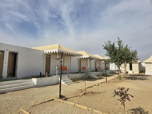 Vista exterior, Emirates Luxury Desert Camp in Jaisalmer Vista exterior, Emirates Luxury Desert Camp in Jaisalmer