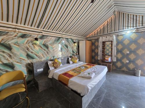 Emirates Luxury Desert Camp in Jaisalmer Emirates Luxury Desert Camp in Jaisalmer