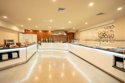Restaurant, Hodelpa Gran Almirante Hotel in Santiago De Los Caballeros Restaurant, Hodelpa Gran Almirante Hotel in Santiago De Los Caballeros
