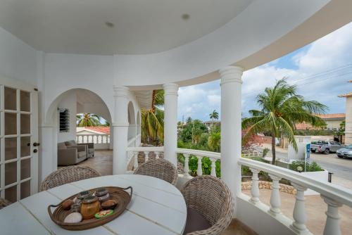Балкон/тераса, Bliss Bonaire by Boutique Bonaire Unique Resorts in Белнем Балкон/тераса, Bliss Bonaire by Boutique Bonaire Unique Resorts in Белнем
