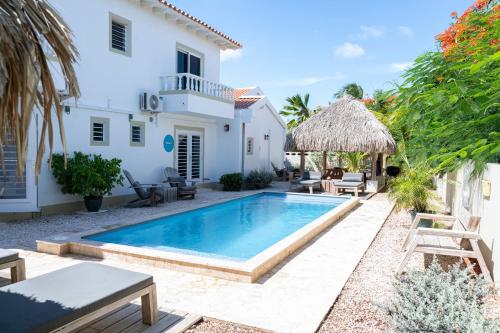 Плувен басейн, Bliss Bonaire by Boutique Bonaire Unique Resorts in Белнем Плувен басейн, Bliss Bonaire by Boutique Bonaire Unique Resorts in Белнем