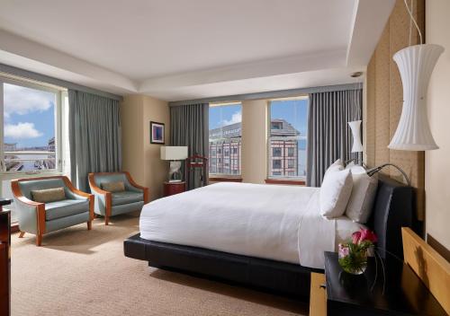 Battery Wharf Hotel, Boston Waterfront in Boston (MA) Battery Wharf Hotel, Boston Waterfront in Boston (MA)