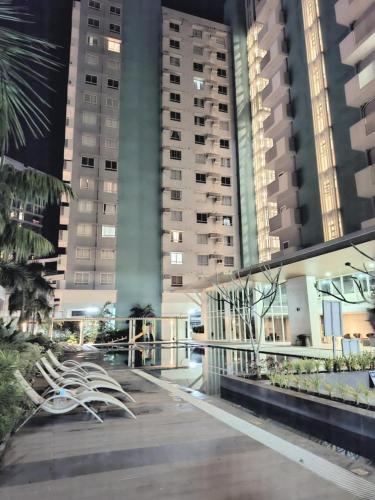 Lovely and Cozy Corner Condo Studio Unit