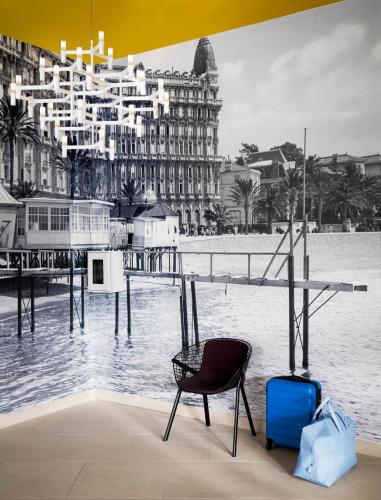 Фойє, Okko Hotels Cannes Centre in Канни Фойє, Okko Hotels Cannes Centre in Канни