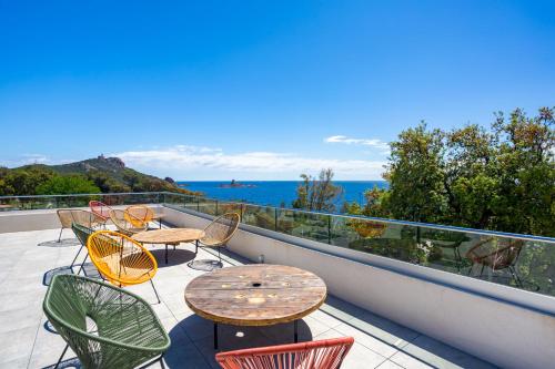 Restaurant, Mobile-home magnifique vue mer camping 4 etoiles in Le Dramont Restaurant, Mobile-home magnifique vue mer camping 4 etoiles in Le Dramont