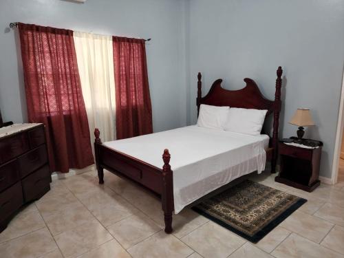 Hilltop View Apartment in Belmont Hilltop View Apartment in Belmont