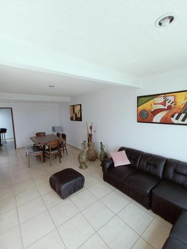 Excelente Casa Familiar con Alberca in Lomas de Jiutepec Excelente Casa Familiar con Alberca in Lomas de Jiutepec