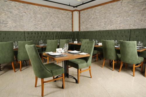 ห้องอาหาร, โรงแรมโกลเดน เลาจน์ (Golden Lounge Hotel) in ตุซลา ห้องอาหาร, โรงแรมโกลเดน เลาจน์ (Golden Lounge Hotel) in ตุซลา