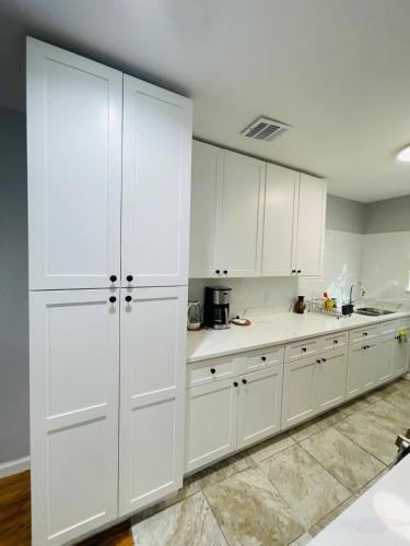 Kitchen, Spacious Location! 15 minutes from downtown Dallas in West Dallas Kitchen, Spacious Location! 15 minutes from downtown Dallas in West Dallas