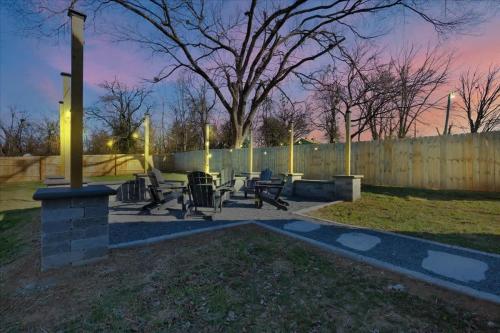 Central Bardstown Home Near Distilleries & Dining in Bardstown (KY) Central Bardstown Home Near Distilleries & Dining in Bardstown (KY)