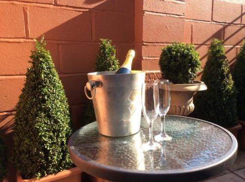 This photo about No24 Ventnor shared on HyHotel.com