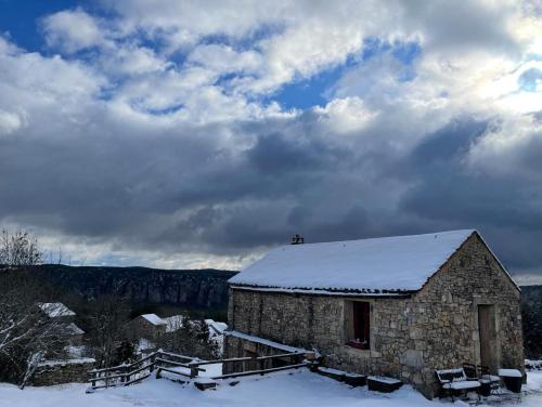 Gite Les Balcons de la Jonte 2/4 personnes in Mostuejouls Gite Les Balcons de la Jonte 2/4 personnes in Mostuejouls