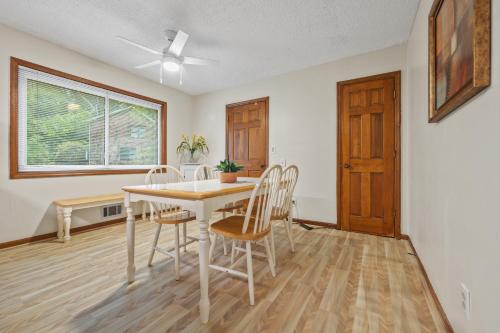 設施, Spacious 3BR Retreat Near Summit Skyride & Stone Mountain Park in 石山 設施, Spacious 3BR Retreat Near Summit Skyride & Stone Mountain Park in 石山