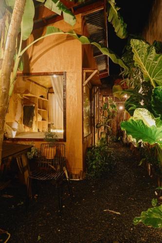 Bungalow i An Bình på 100 kvm, med 1 soverom, 1 bad (Floating market cabin, tropical, paceful) near Tien Vien Truc Lam Phuong Nam Bungalow i An Bình på 100 kvm, med 1 soverom, 1 bad (Floating market cabin, tropical, paceful) near Tien Vien Truc Lam Phuong Nam