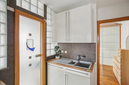 Arc de Triomphe - Lauriston 1bdr in Bois de Boulogne Arc de Triomphe - Lauriston 1bdr in Bois de Boulogne
