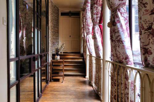 Вхід, La Verrière - Chambre d'hôtes et gîte de charme (La Verriere - Chambre d'hotes et gite de charme) in Poligny Вхід, La Verrière - Chambre d'hôtes et gîte de charme (La Verriere - Chambre d'hotes et gite de charme) in Poligny