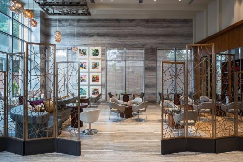 Pub/Lounge, Renaissance Bengaluru Race Course Hotel near Karnataka Chitrakala Parishat Pub/Lounge, Renaissance Bengaluru Race Course Hotel near Karnataka Chitrakala Parishat