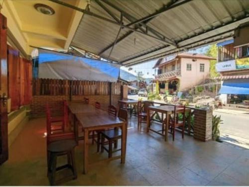 ティップ パヴァン ゲストハウス (Thip Phavan Guesthouse) in パクベン ティップ パヴァン ゲストハウス (Thip Phavan Guesthouse) in パクベン