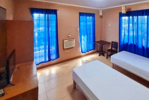 RedDoorz @ D'Little Egg Hostel Pangasinan