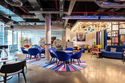 Előcsarnok, Aloft Brussels Schuman near Természettudományi Múzeum Előcsarnok, Aloft Brussels Schuman near Természettudományi Múzeum