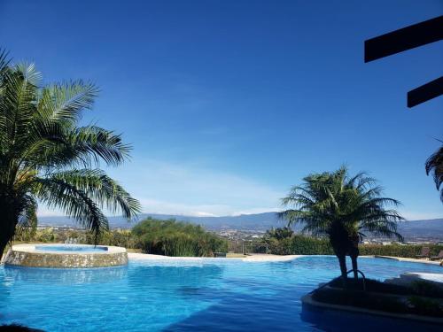 Apartamento en condominio Avalon Country Club,Santa Ana, 4 personas, terraza, restaurante, piscina, in 圣安娜 Apartamento en condominio Avalon Country Club,Santa Ana, 4 personas, terraza, restaurante, piscina, in 圣安娜