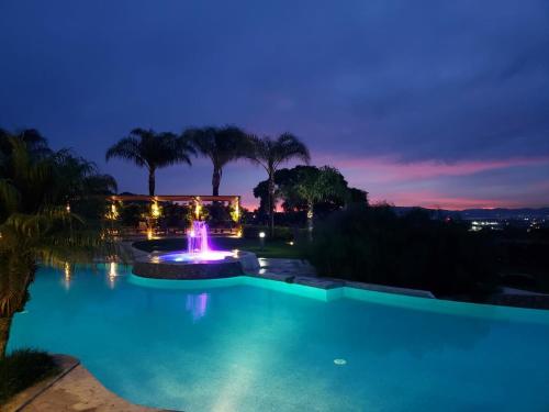 Apartamento en condominio Avalon Country Club,Santa Ana, 4 personas, terraza, restaurante, piscina, in 圣安娜 Apartamento en condominio Avalon Country Club,Santa Ana, 4 personas, terraza, restaurante, piscina, in 圣安娜