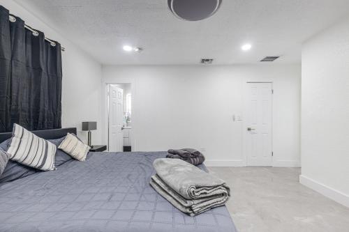 Sunrise Paradise Luxe Home with Salt-Heated Pool