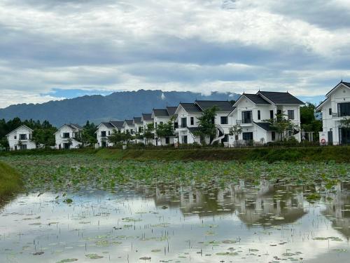 Phong Đoi tai Villa Phong Cach Chau Au, Vuon Vua in Phu Tho Phong Đoi tai Villa Phong Cach Chau Au, Vuon Vua in Phu Tho