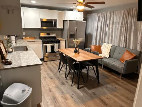 The Oquirrh Retreat in Taylorsville Area The Oquirrh Retreat in Taylorsville Area