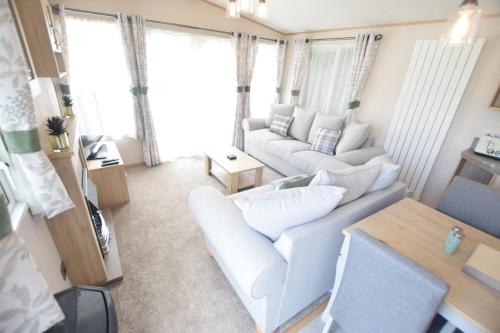 3 Bedroom Caravan MC34, Lower Hyde, Shanklin, Isle of Wight in Lake South 3 Bedroom Caravan MC34, Lower Hyde, Shanklin, Isle of Wight in Lake South