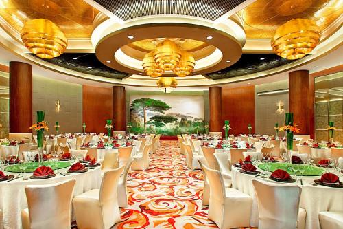 Tárgyalóterem/bálterem, Sheraton Ningbo Hotel in Jiangdong Negyed Tárgyalóterem/bálterem, Sheraton Ningbo Hotel in Jiangdong Negyed