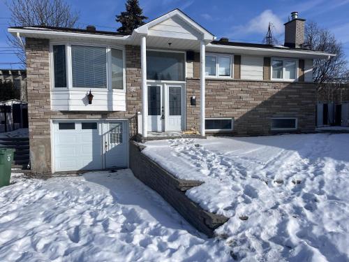 Cozy and Chique private home for rent in Anjou Cozy and Chique private home for rent in Anjou