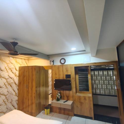 THE SUN GLORIOUS HOTEL & RESTAURANT ROOMS in Mehsana THE SUN GLORIOUS HOTEL & RESTAURANT ROOMS in Mehsana