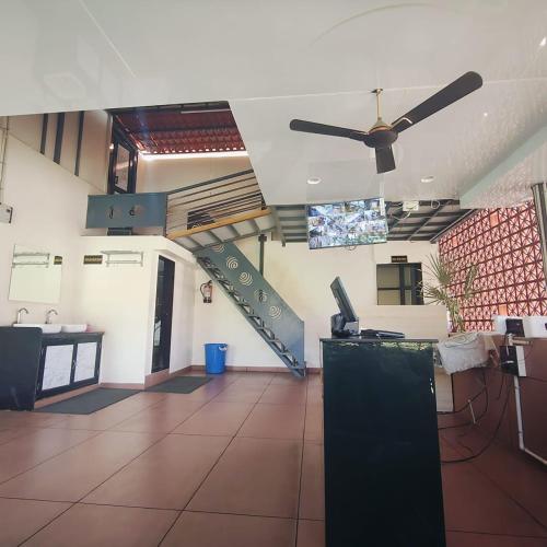 THE SUN GLORIOUS HOTEL & RESTAURANT ROOMS in Mehsana THE SUN GLORIOUS HOTEL & RESTAURANT ROOMS in Mehsana
