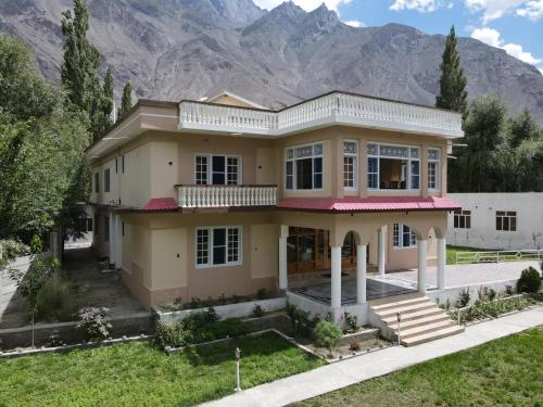 Garden, Areena Hotel in Skardu Garden, Areena Hotel in Skardu