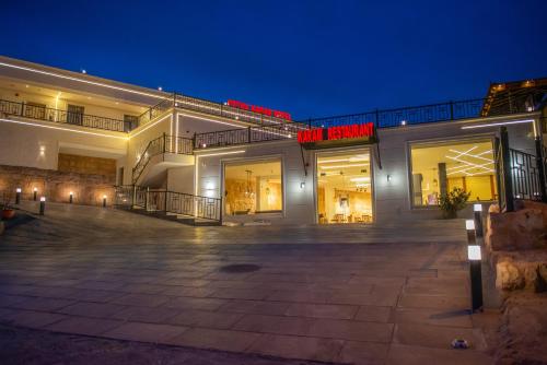 Buitenkant, Petra Karam Hotel in Petra Buitenkant, Petra Karam Hotel in Petra