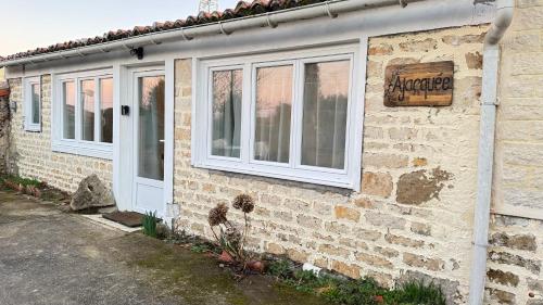 Meublé Chic AJACQUEE (Meuble Chic AJACQUEE) in Celles Sur Belle Meublé Chic AJACQUEE (Meuble Chic AJACQUEE) in Celles Sur Belle